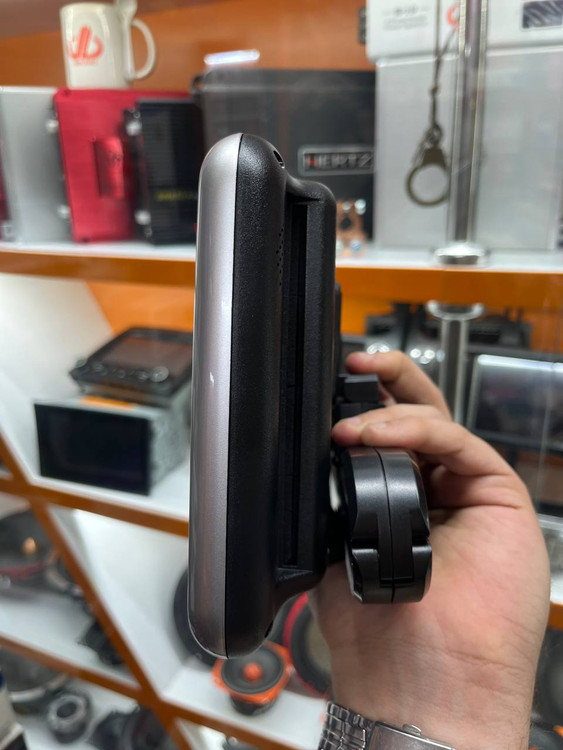 مانیتور پشت سری خودرو